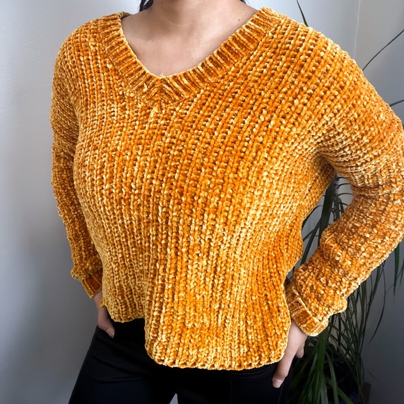 Urban Heritage Sweater -Yellow Orange - Picture 8 of 10